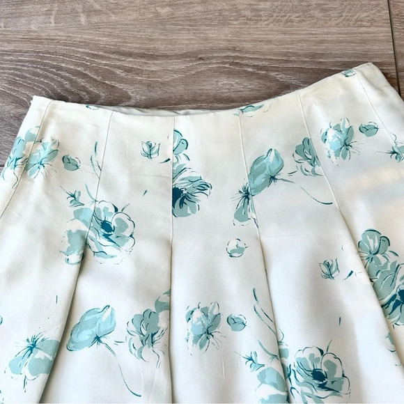 Banana Republic Pure Silk Floral A-Line Pleated Knee-Length Skirt - Picture 13 of 16